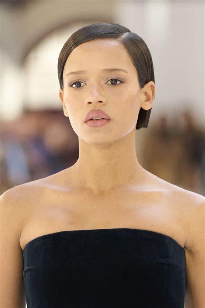 101+ Breathtaking Pictures Of Stunning Women That Will Captivate Your Gaze