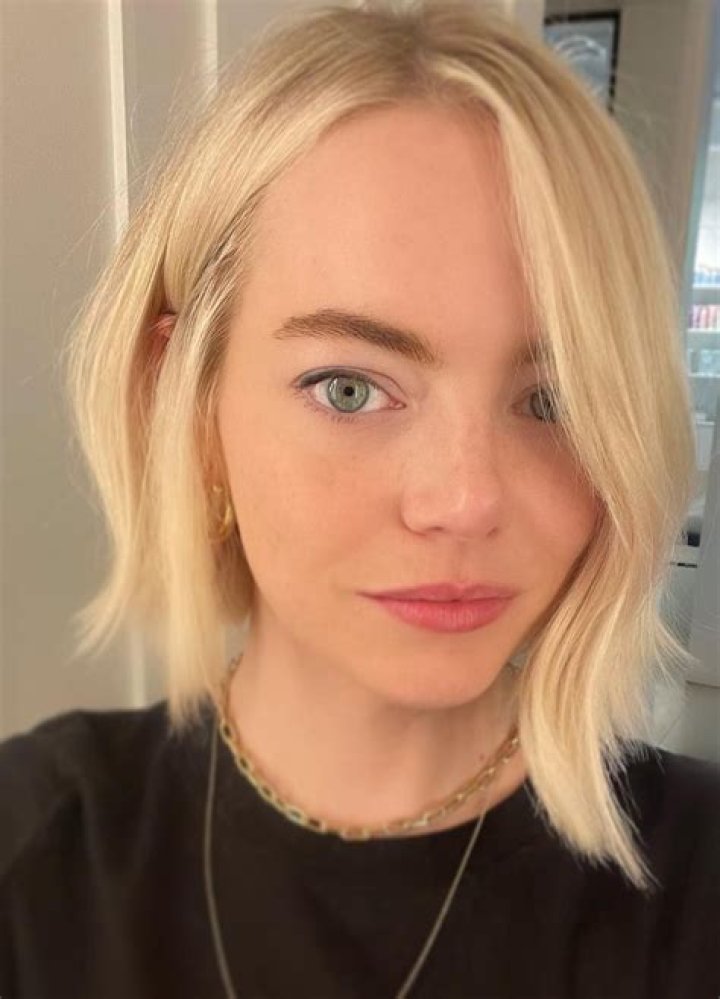 24 Breathtaking Actresses With Captivating Short Blonde Hair