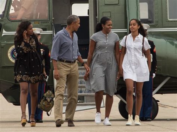 Capturing The Journey: Photos Of Michelle Obama Pregnant