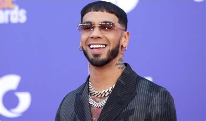 Discovering Anuel: How Tall Is Anuel?