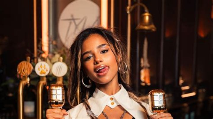 Discovering Tyla Singer: The Rising Star Of Music