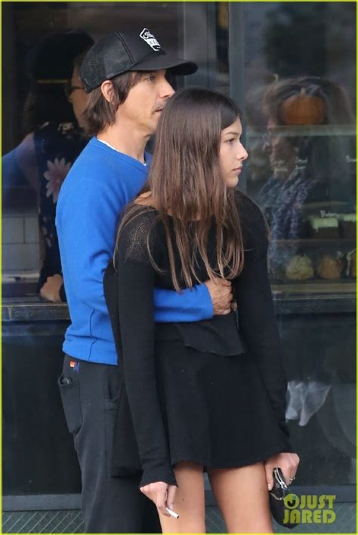 Exploring The Love Life Of Anthony Kiedis With His Girlfriend