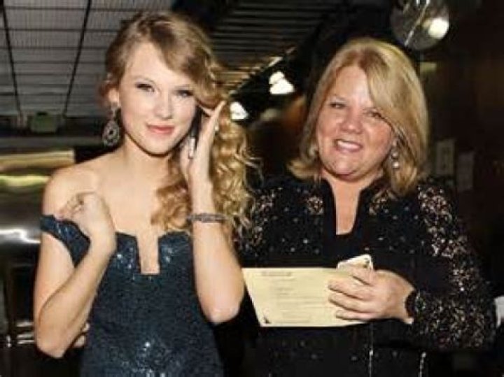 Taylor Swift's Journey Towards Parental Reconciliation