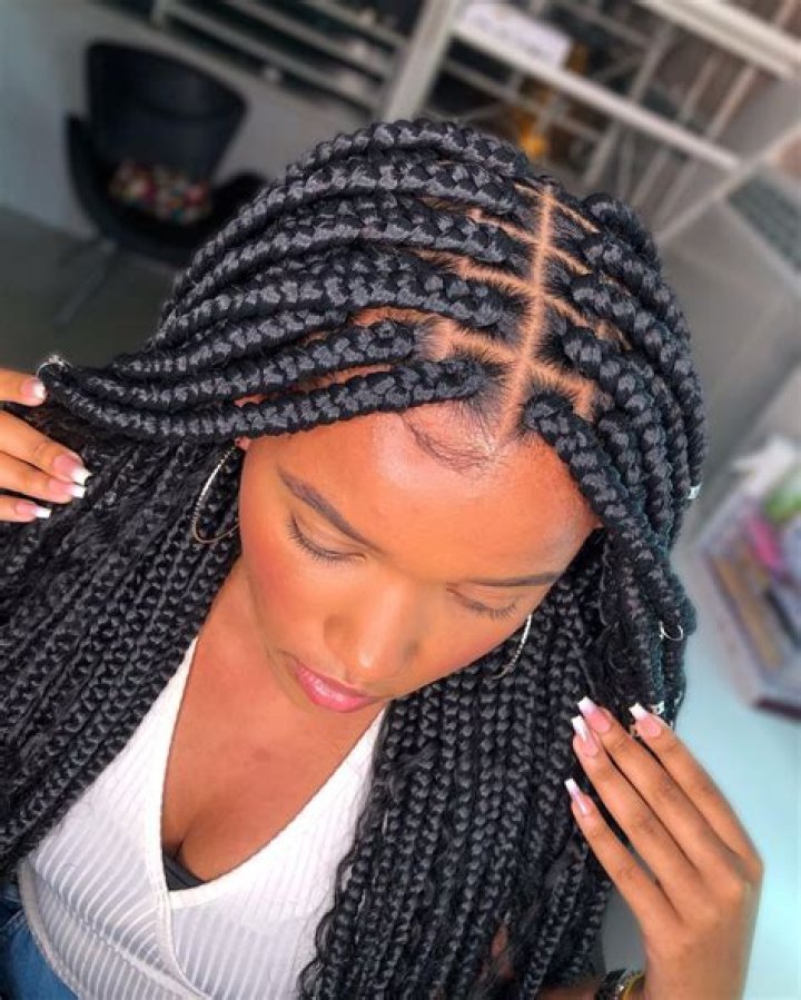 The Ultimate Guide To Effortlessly Styling Large Box Braids