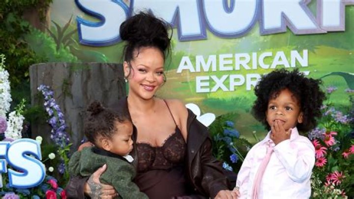 Unraveling The Bonds: Rihanna And Her Sister