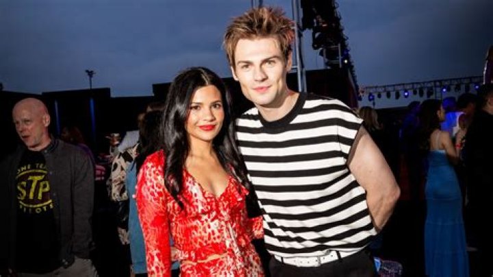 Unraveling The Noah And Nikki Relationship: A Deep Dive