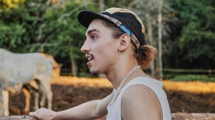 Unveiling Josh Kiszka's Relationship Status: Is He Single Or Taken?