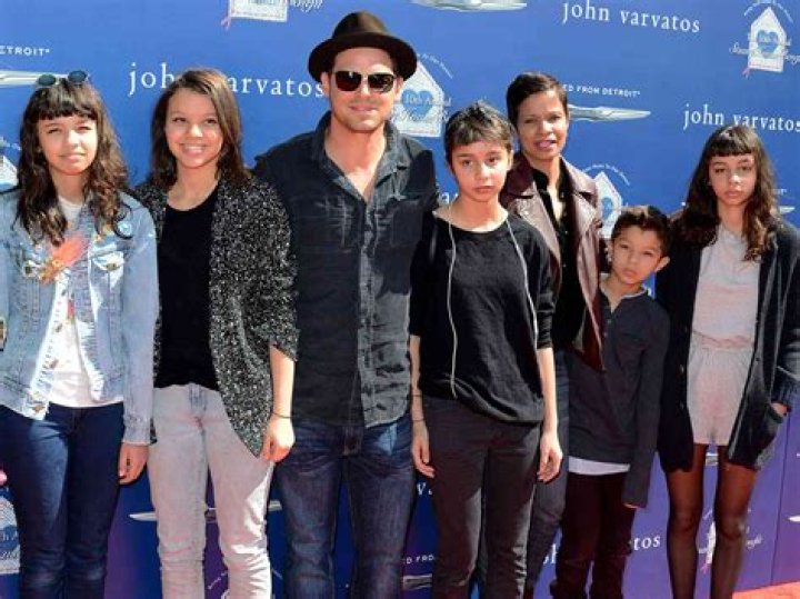 Unveiling Justin Chambers' Personal Life: Does He Have A Wife?