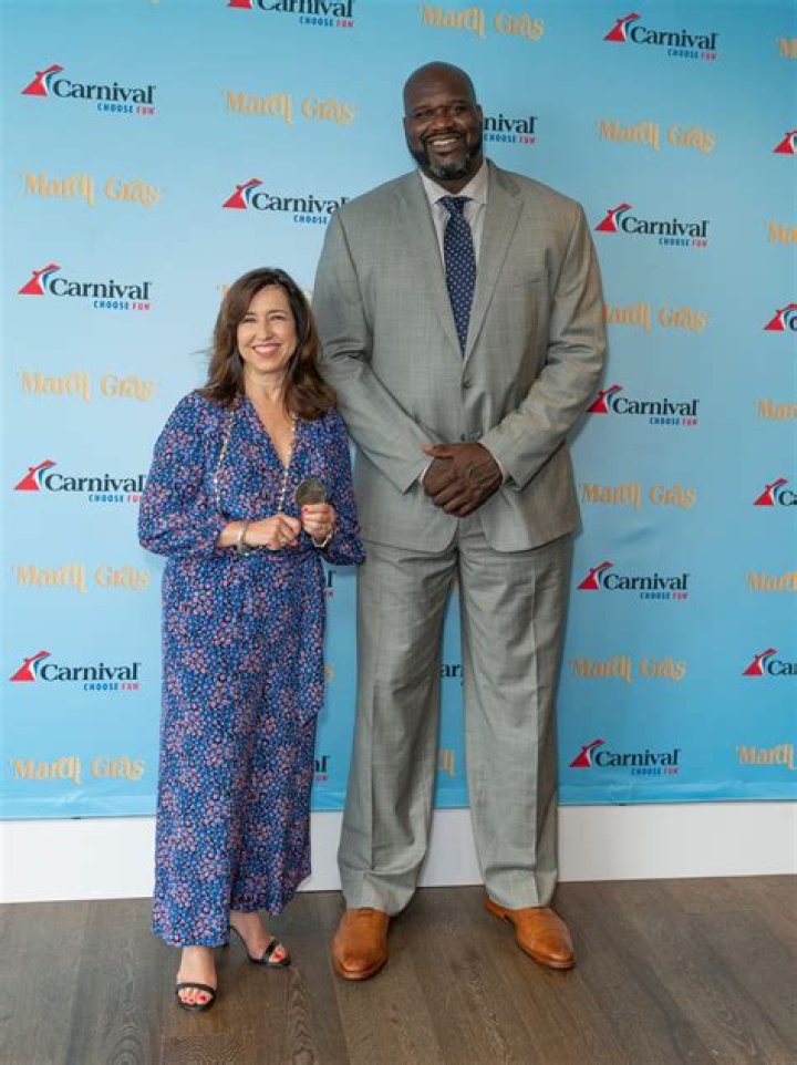 Unveiling Shaq's Towering Height: Shaq O'Neal's Height In Feet