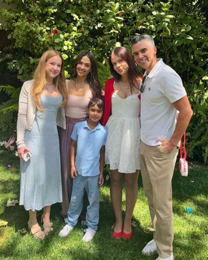 Unveiling The Mystery: Jessica Alba's Sister Name