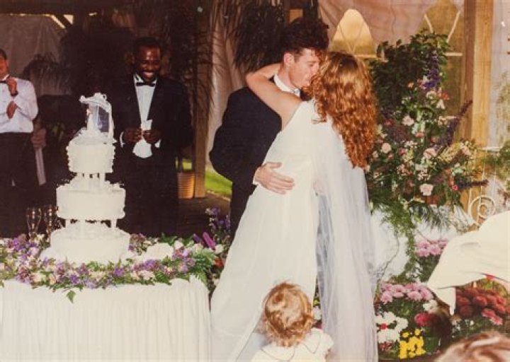 Unveiling The Reasons Behind Julia Roberts' Marriage To Lyle Lovett