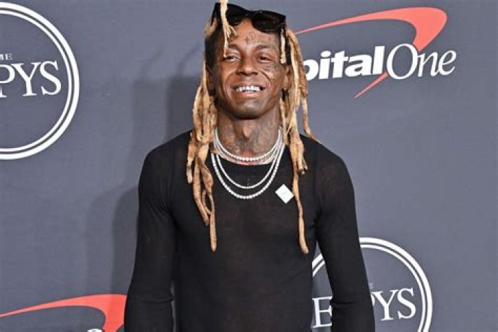 Whopping Height: Exploring Lil Wayne's Stature